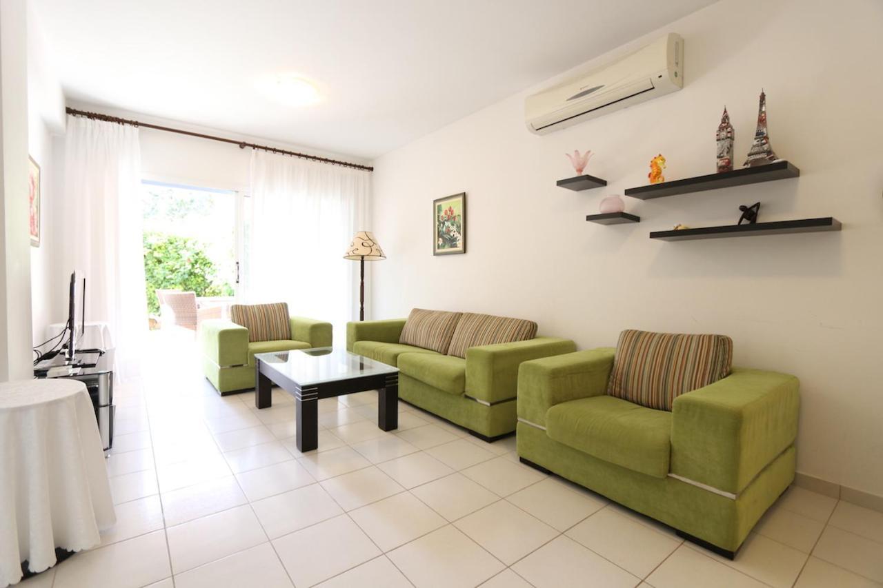 Victor Apartment Paphos Bagian luar foto
